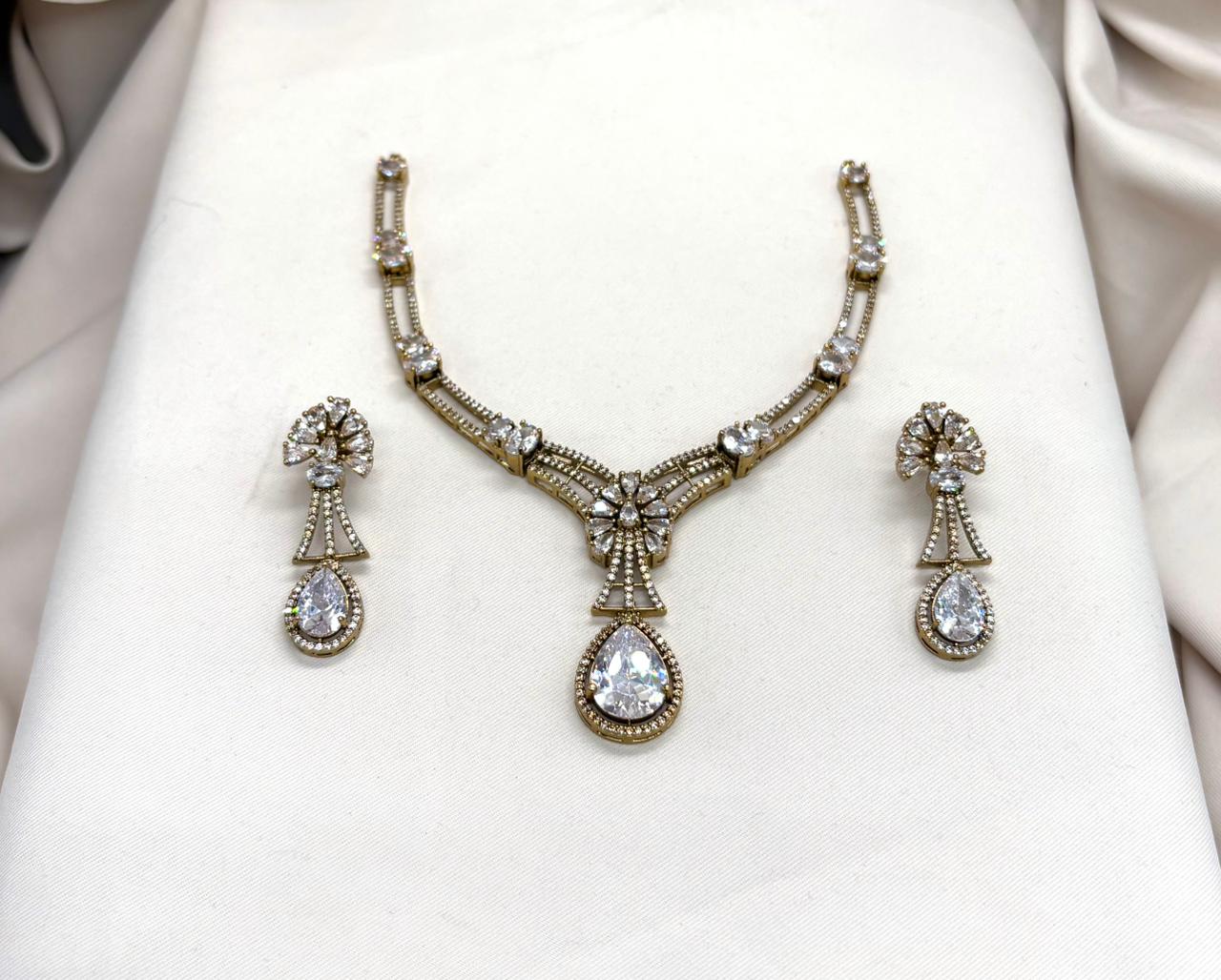 Victorian Short Necklace