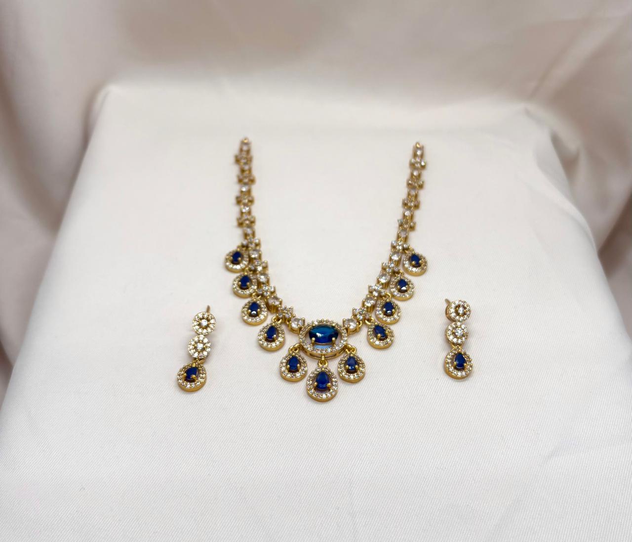 Matte finishing Short Necklace