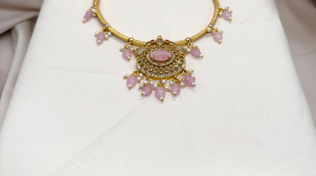 Matte Kanti Short Necklace