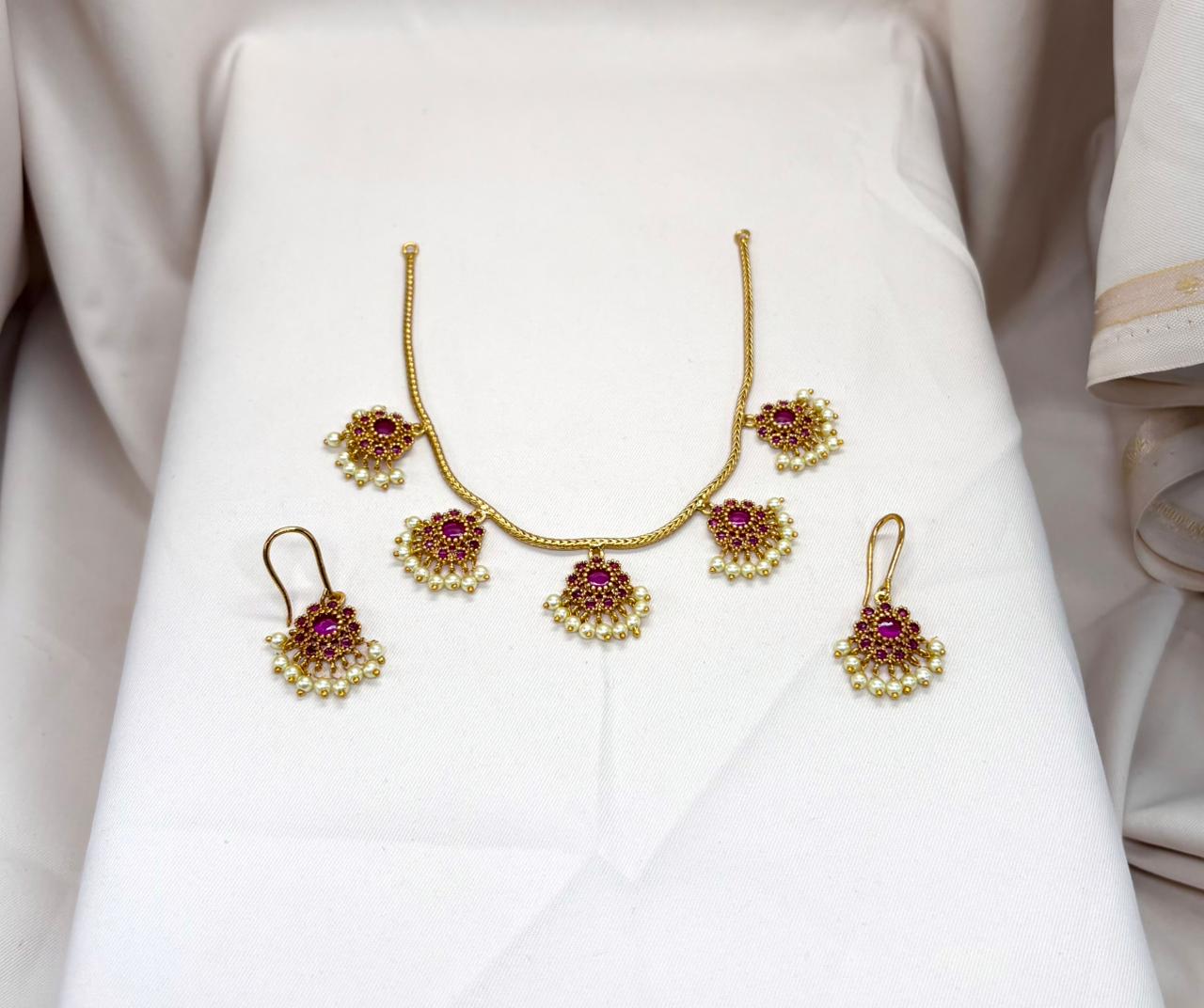 Matte finishing Short Necklace