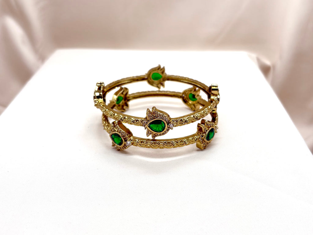Victorian finishing Green stone Flower designed Bangle