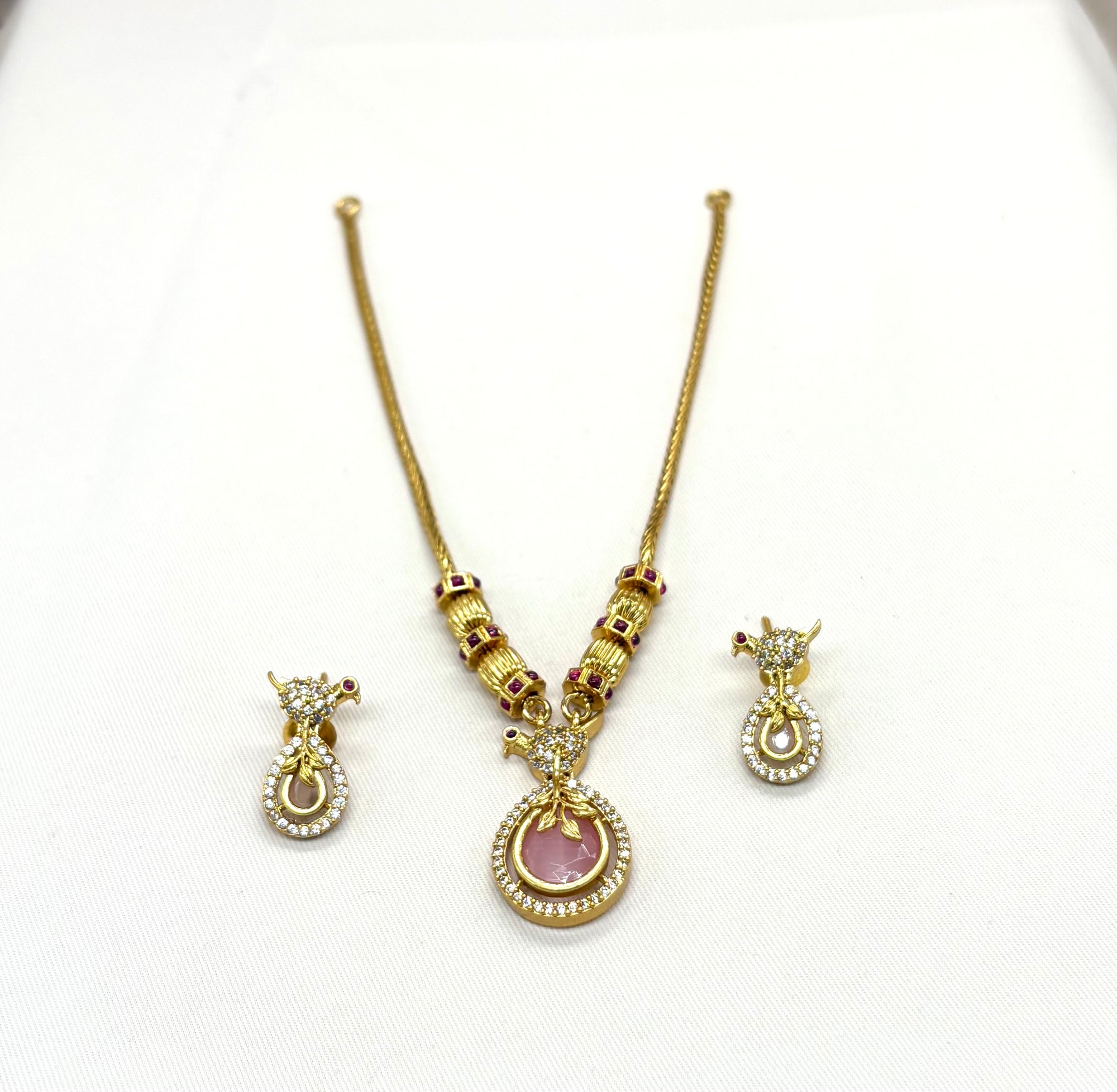 Matte finishing with baby-pink tone flower designed Short Necklace