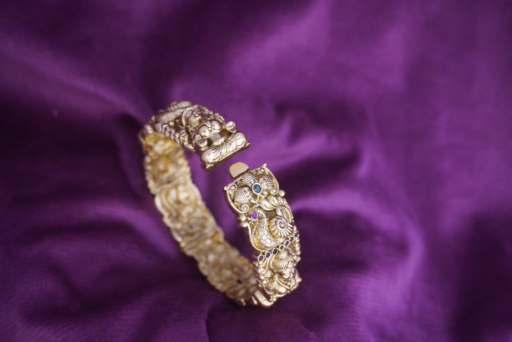 Matte-Gold Bangle