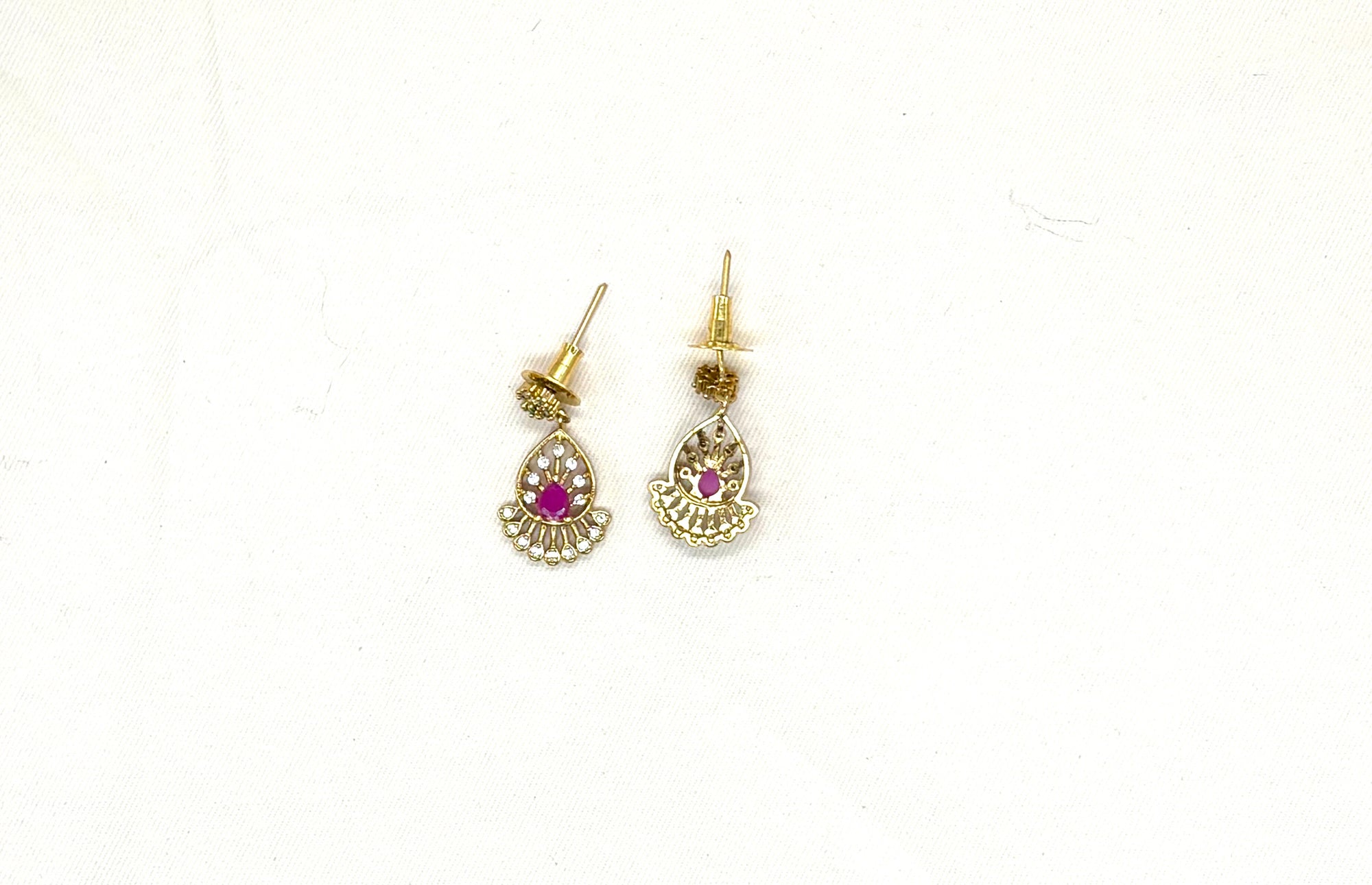 Gold finishing Pink Stones Short Necklace