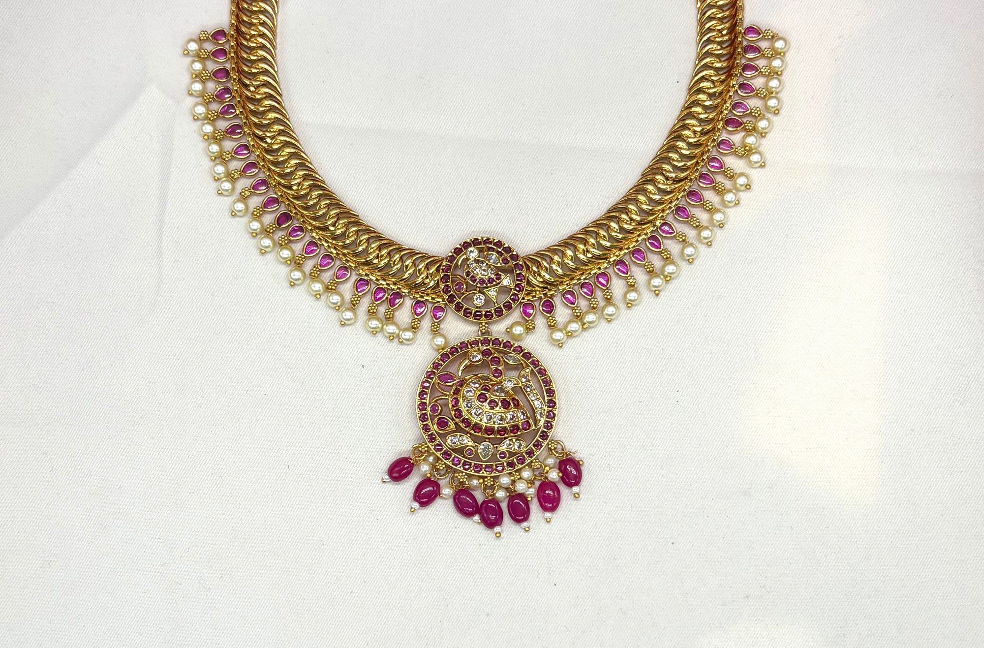Matte finishing jalebi With green  pendent Peacock Short Necklace