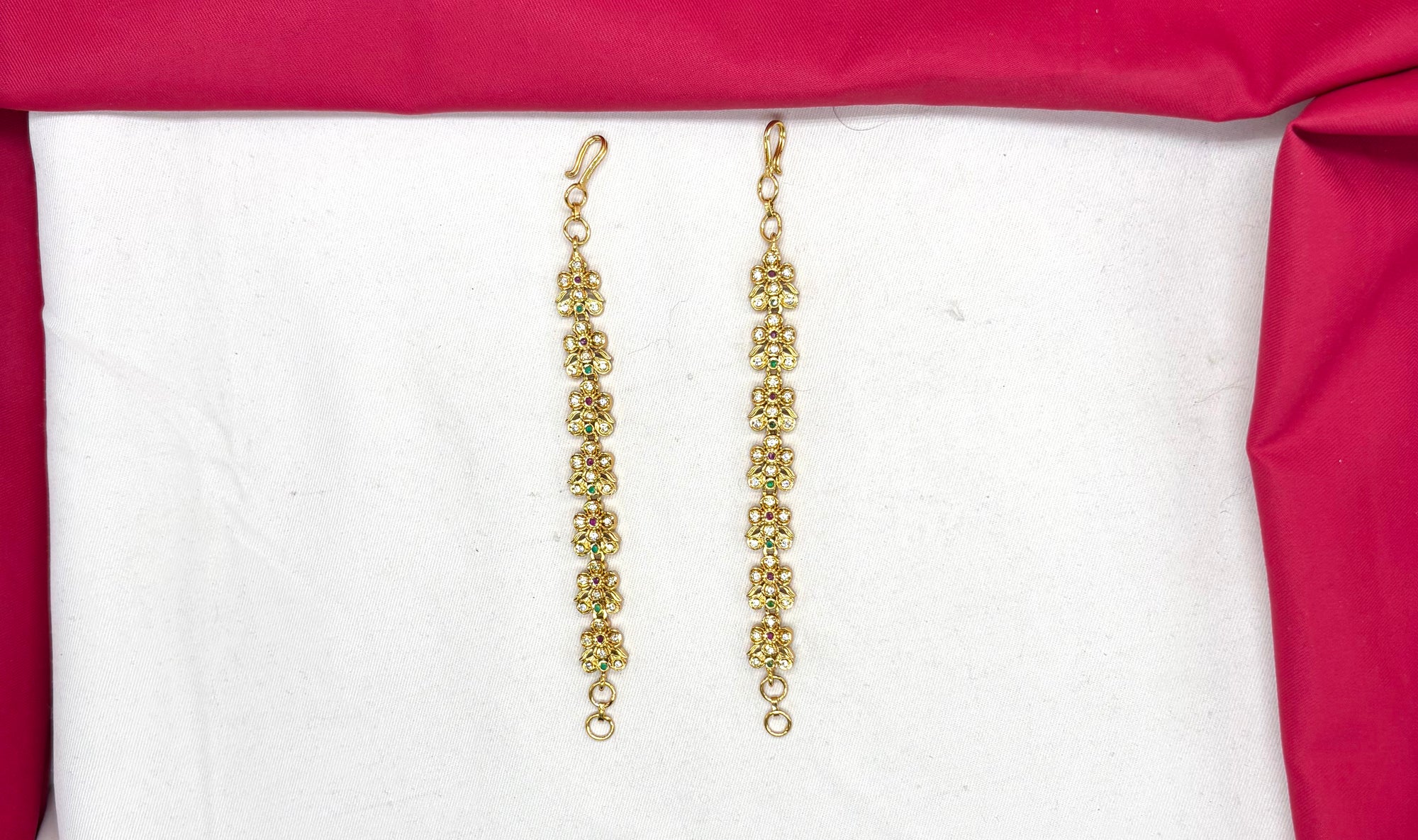 Matte finishing flower design with multi-stone Matilu