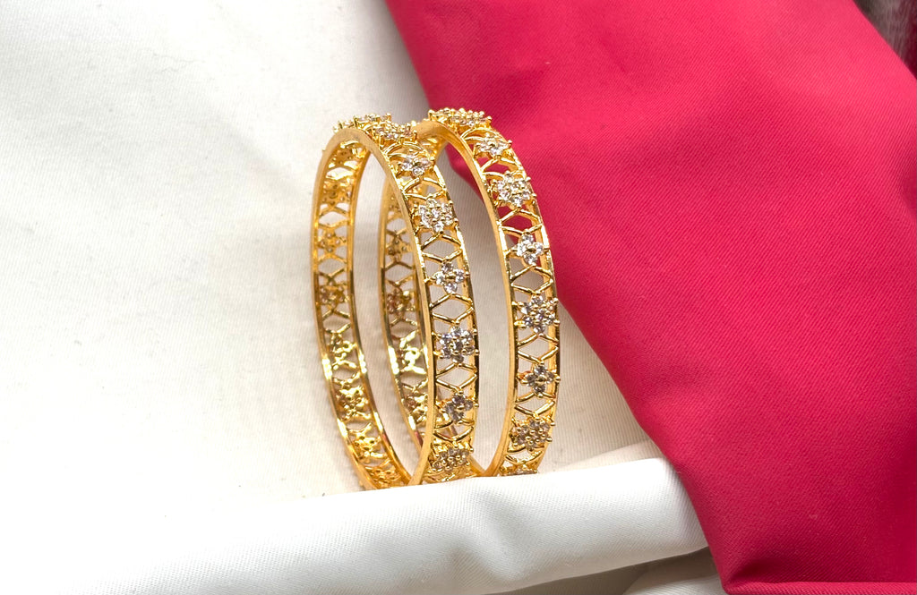 Matte finishing flower design Ad stones Bangle