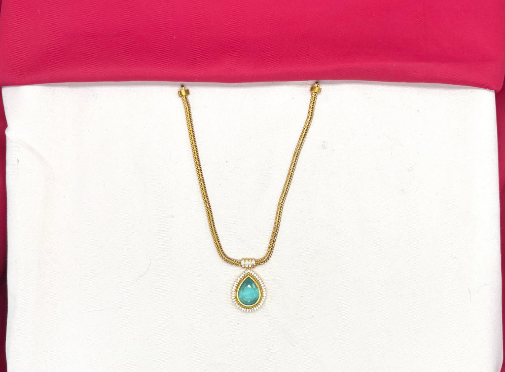 Matte finishing Nan with Mint-Green stone short Necklace