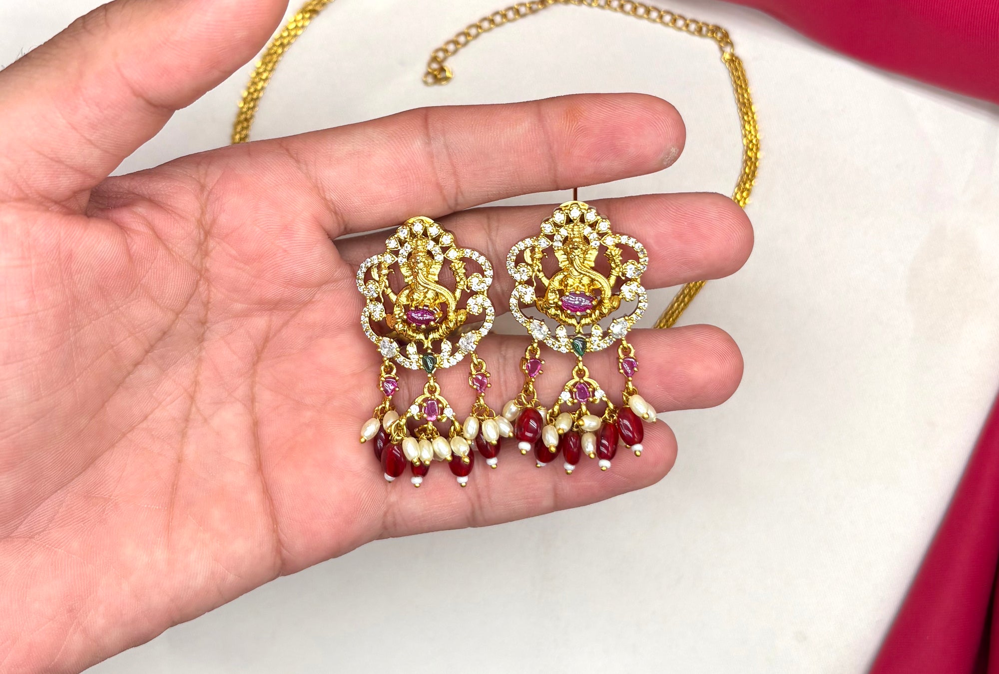 Matte finishing white stones with Lord Ganesh design Red Beads (choker) Necklace