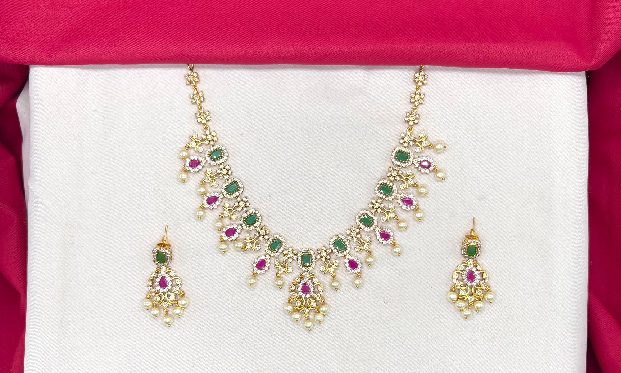 Matte finishing flower design with Green and pink stones Short Necklace