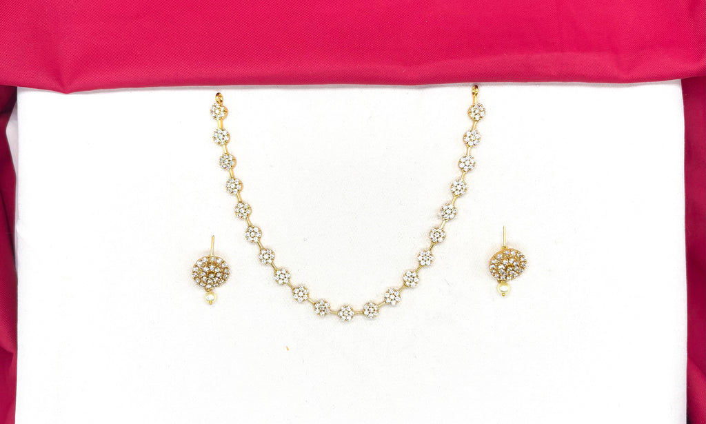 Matte finish cubic zirconia floral-patterned Short Necklace
