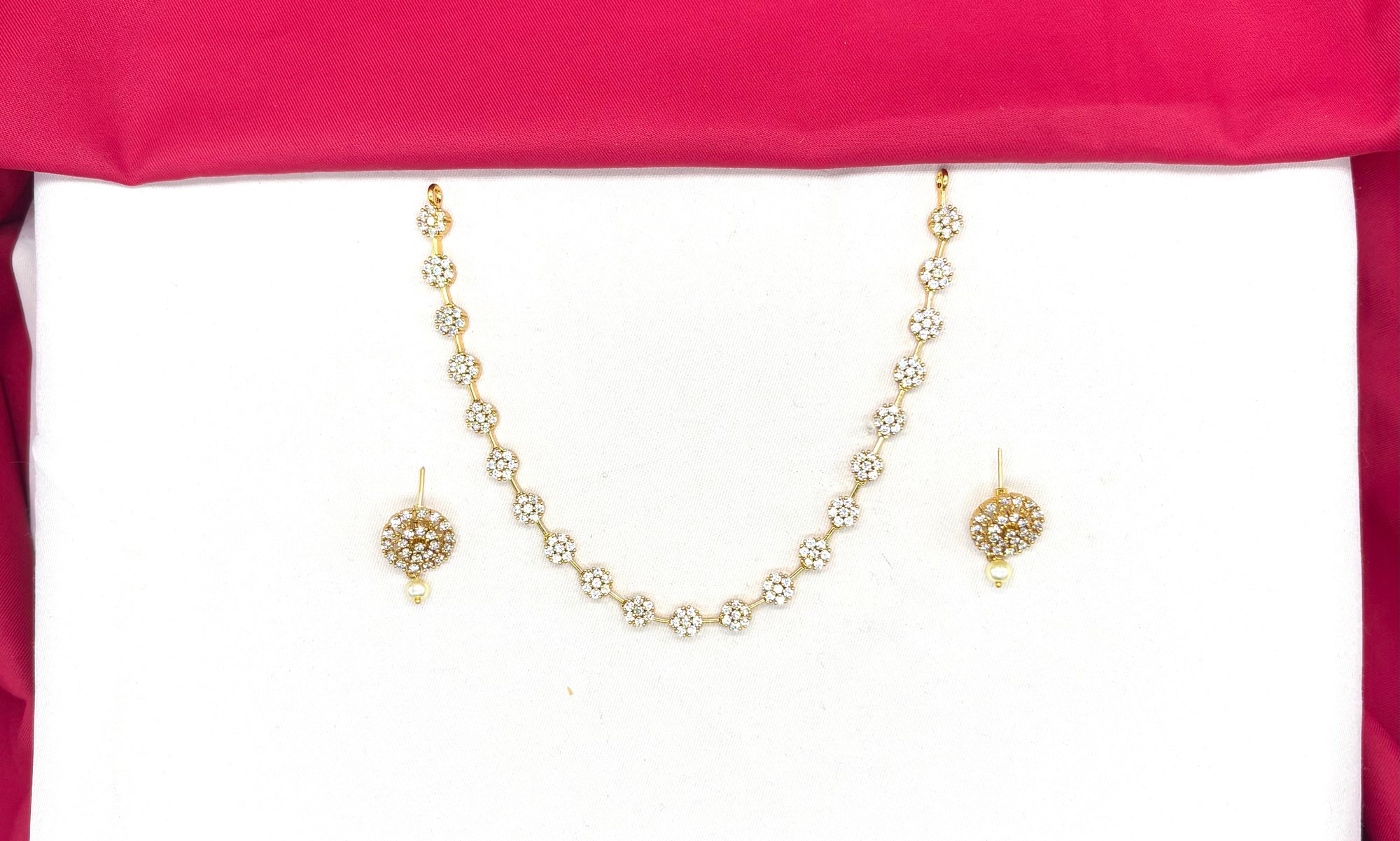 Matte finish cubic zirconia floral-patterned Short Necklace