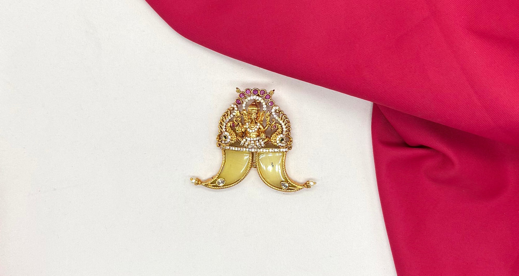 Gold-plated Ganesha Puligoru (tiger nail) Locket