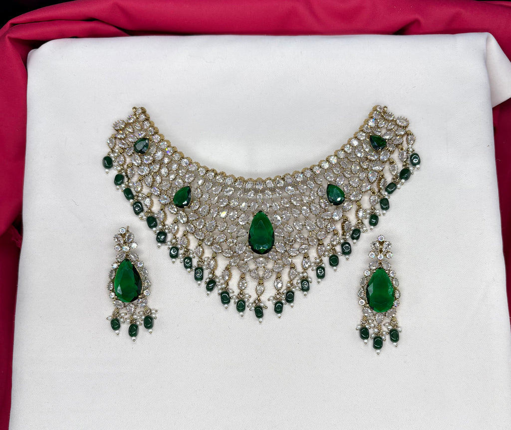 Victorian finishing uncut diamond with Green stones (Choker)Necklace
