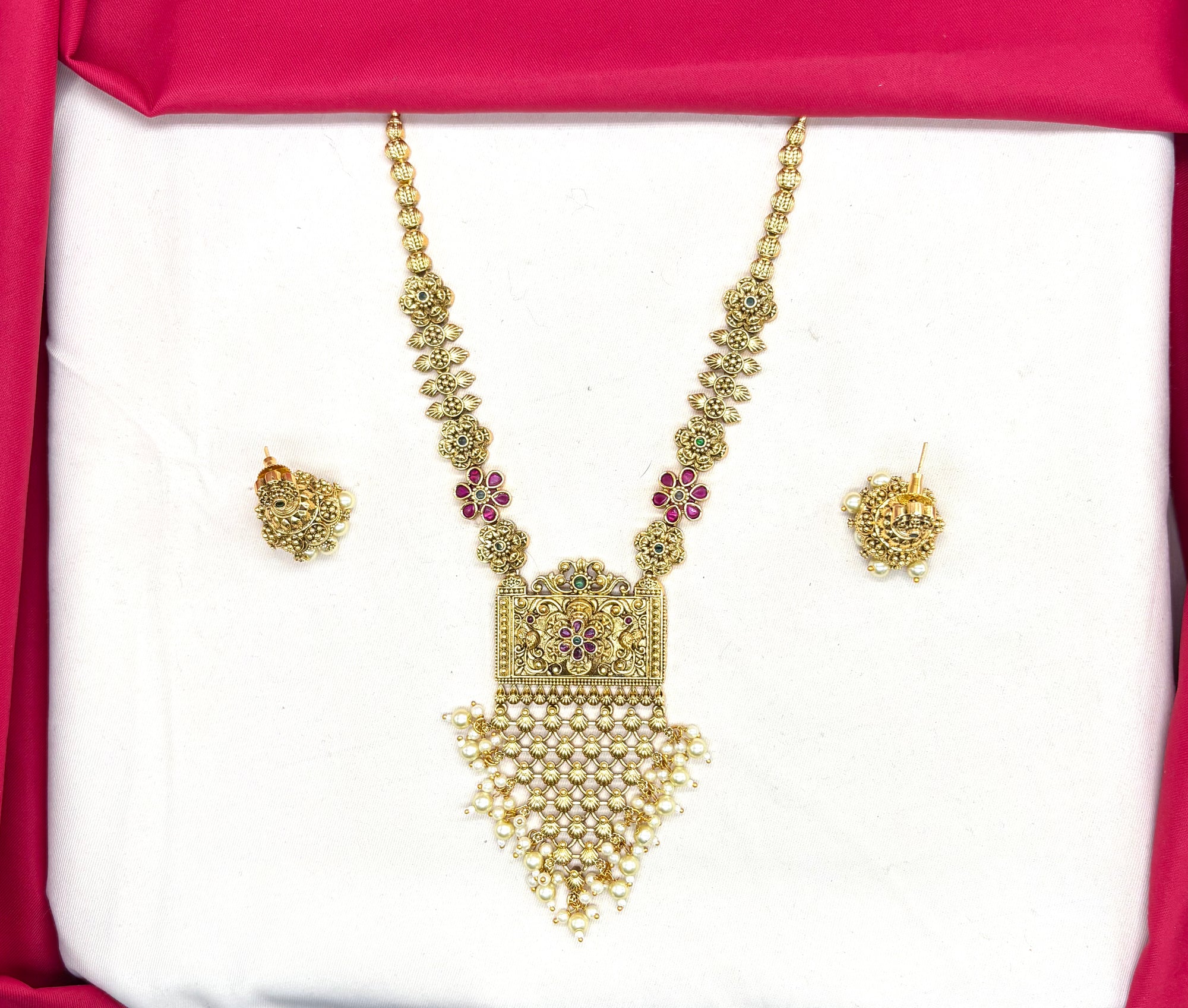 Premium Nakshi finishing floral design with with Beautifully finish white pearls Short Necklace