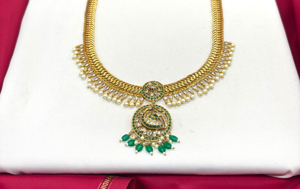 Matte finishing jalebi With Green pendent Peacock Long Haram