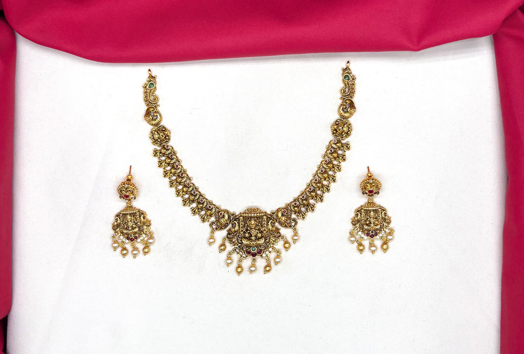 Nakshi finishing lord Lakshmi pendant with peacock design short Necklace