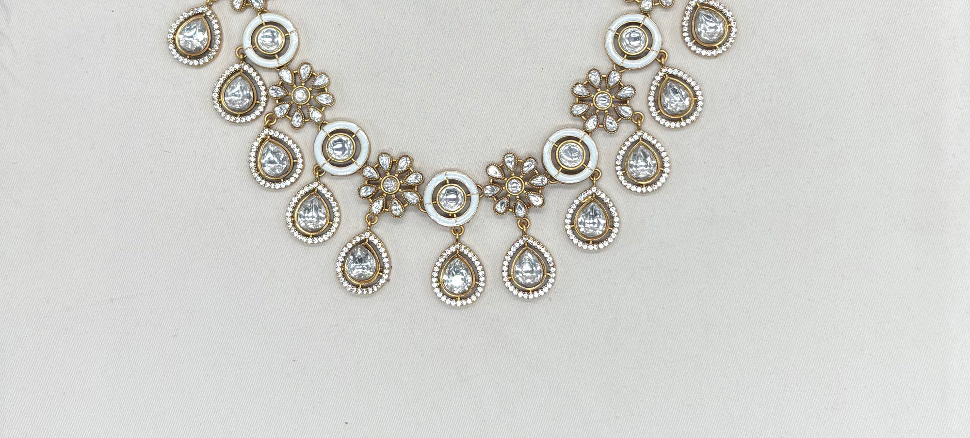 Premium Moissanite Stones floral design White circle finish Short Necklace