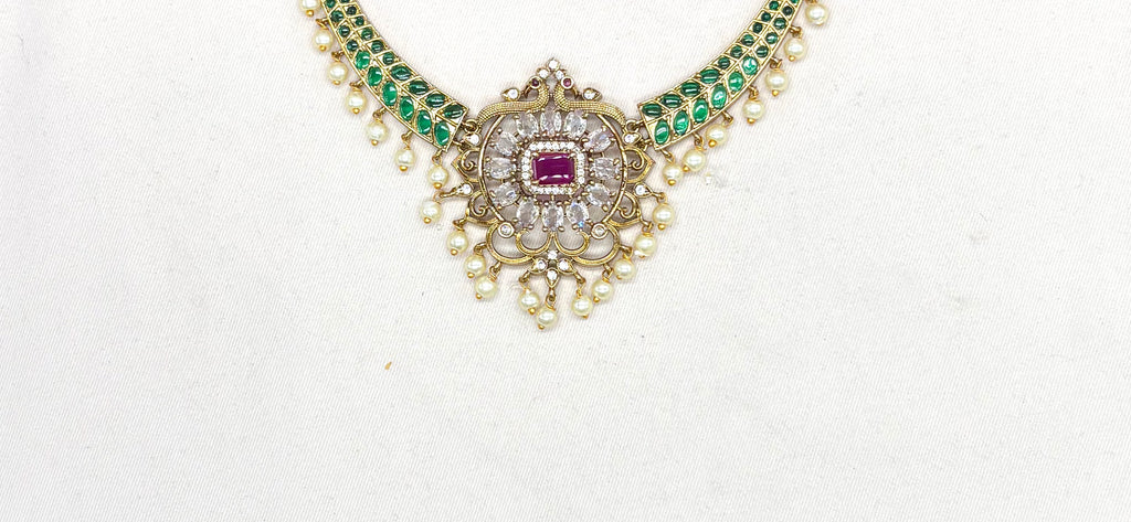 Matte finishing Green Kempu stones Short Kanti Necklace