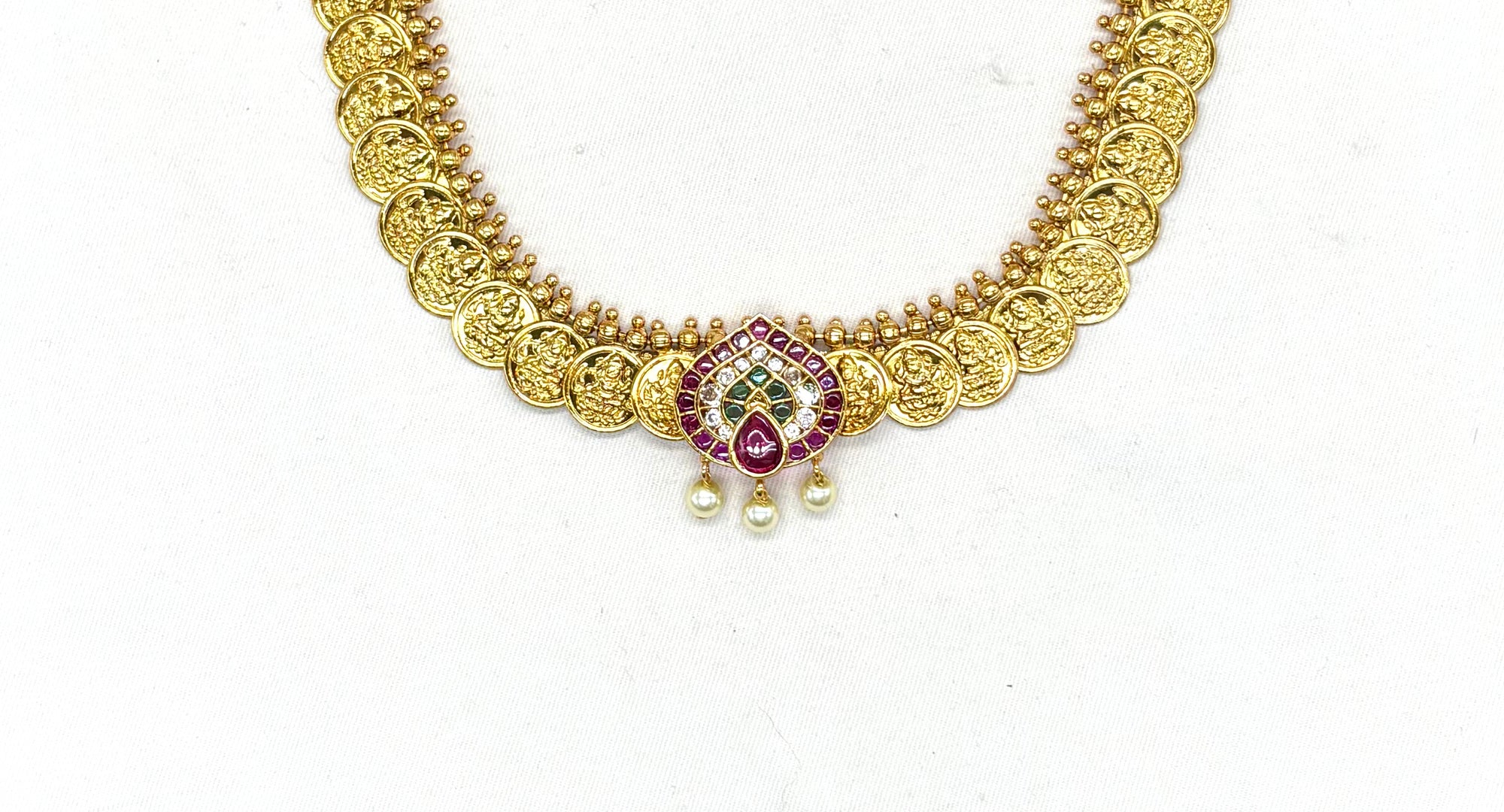 Matte finishing Lord Lakshmi coin with Kempu Heart design motif pendent Short Necklace