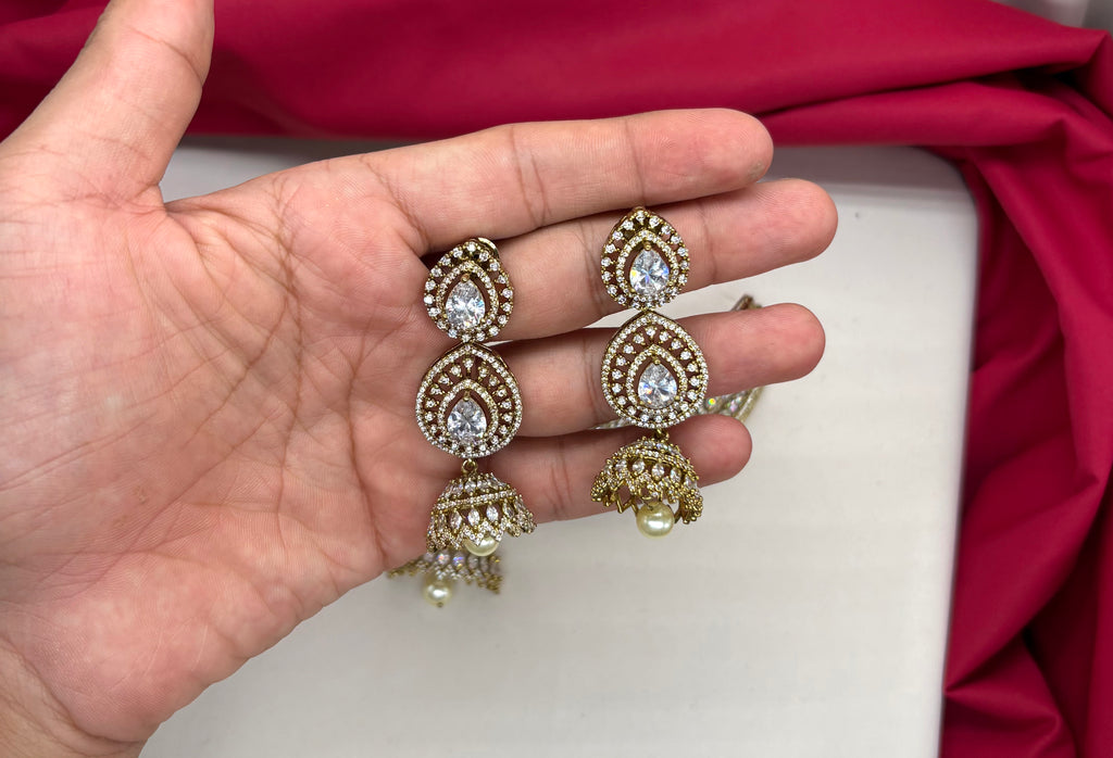 Victorian finishing American Diamonds with white stones Choker