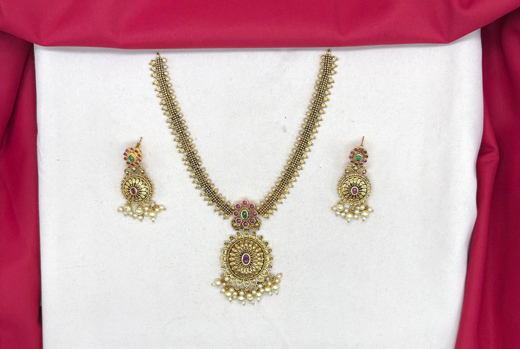 Nakshi Finishing floral design with White pearls Short Necklace