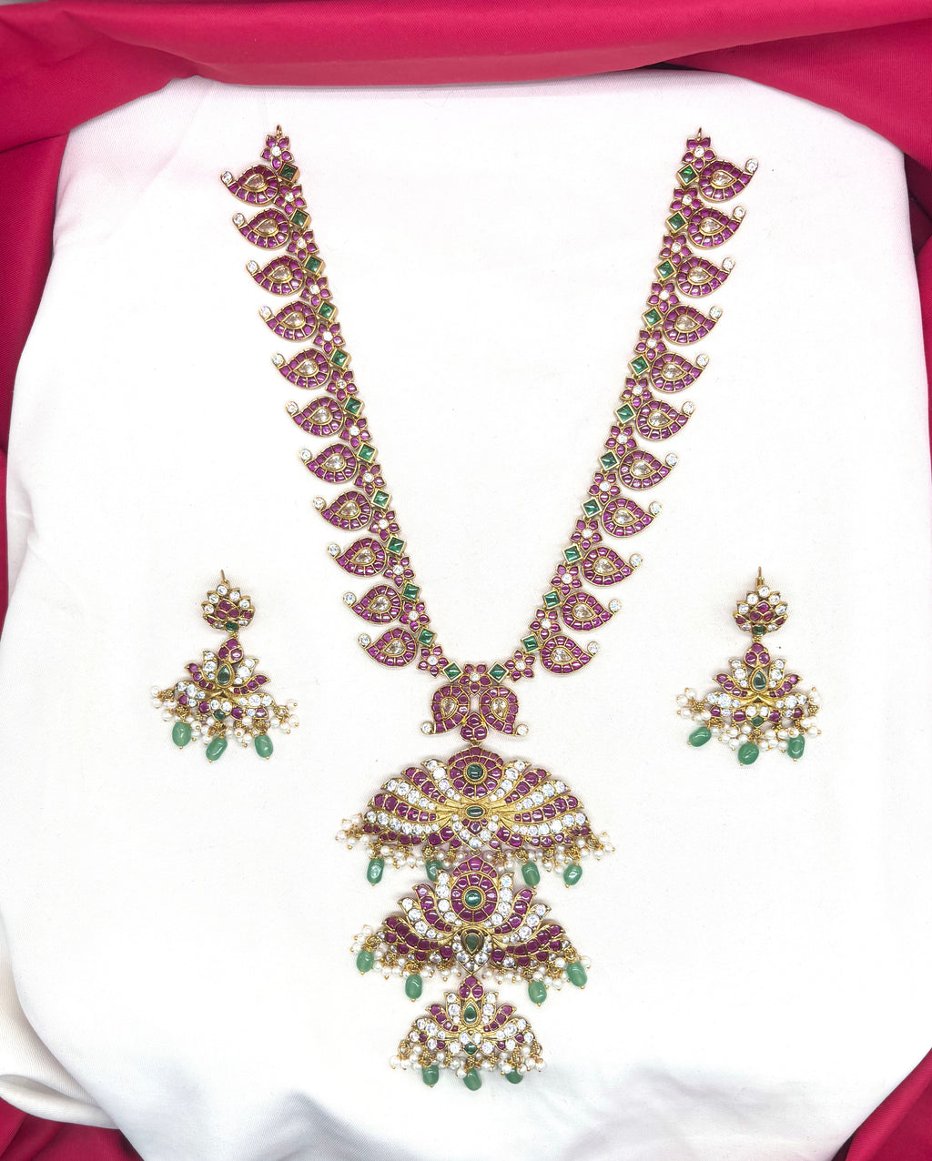 Premium Beautifully designed Jadau kundan with Green beads Necklace