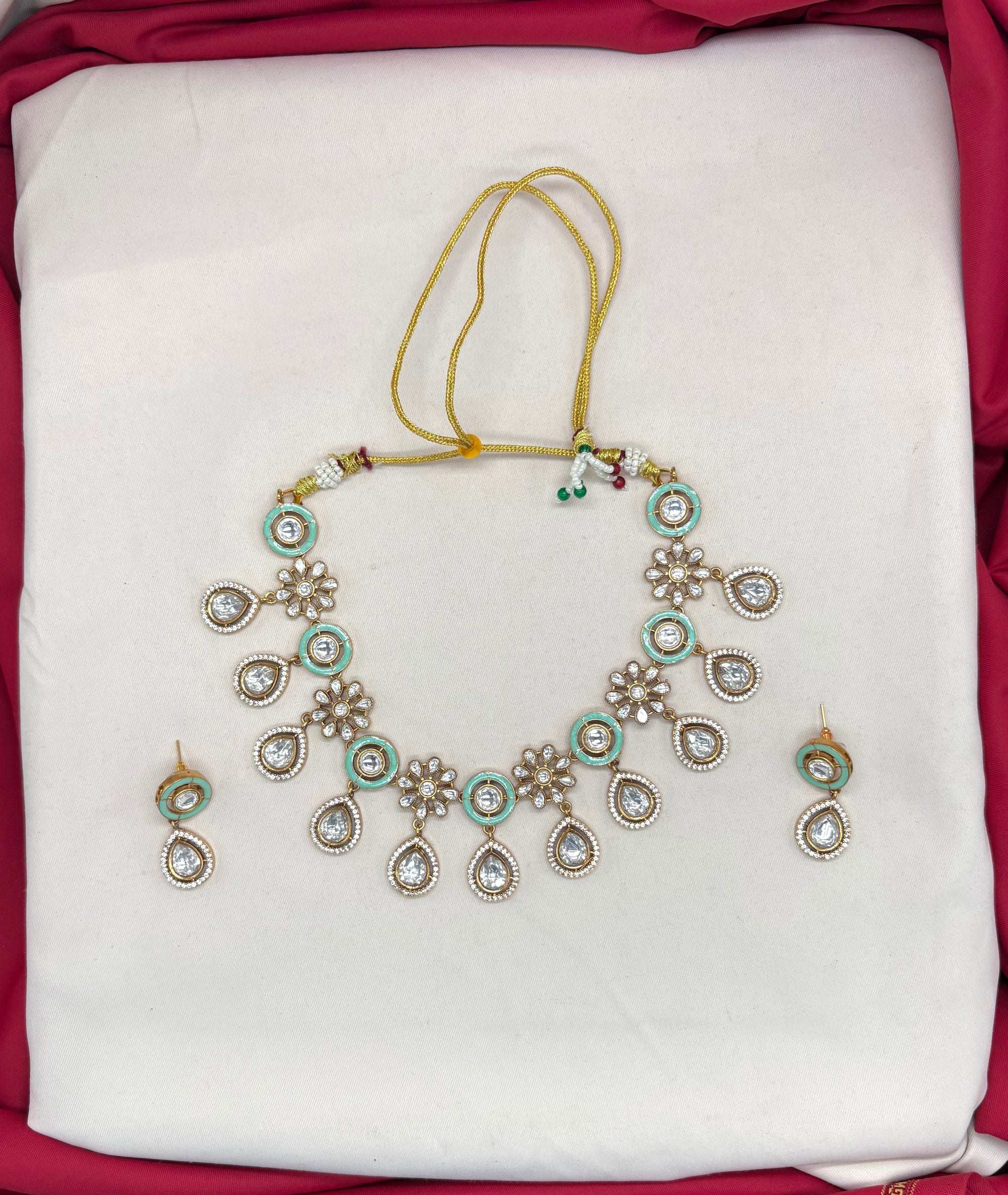 Premium Moissanite Stones floral design Mint-Green circle finish Short Necklace