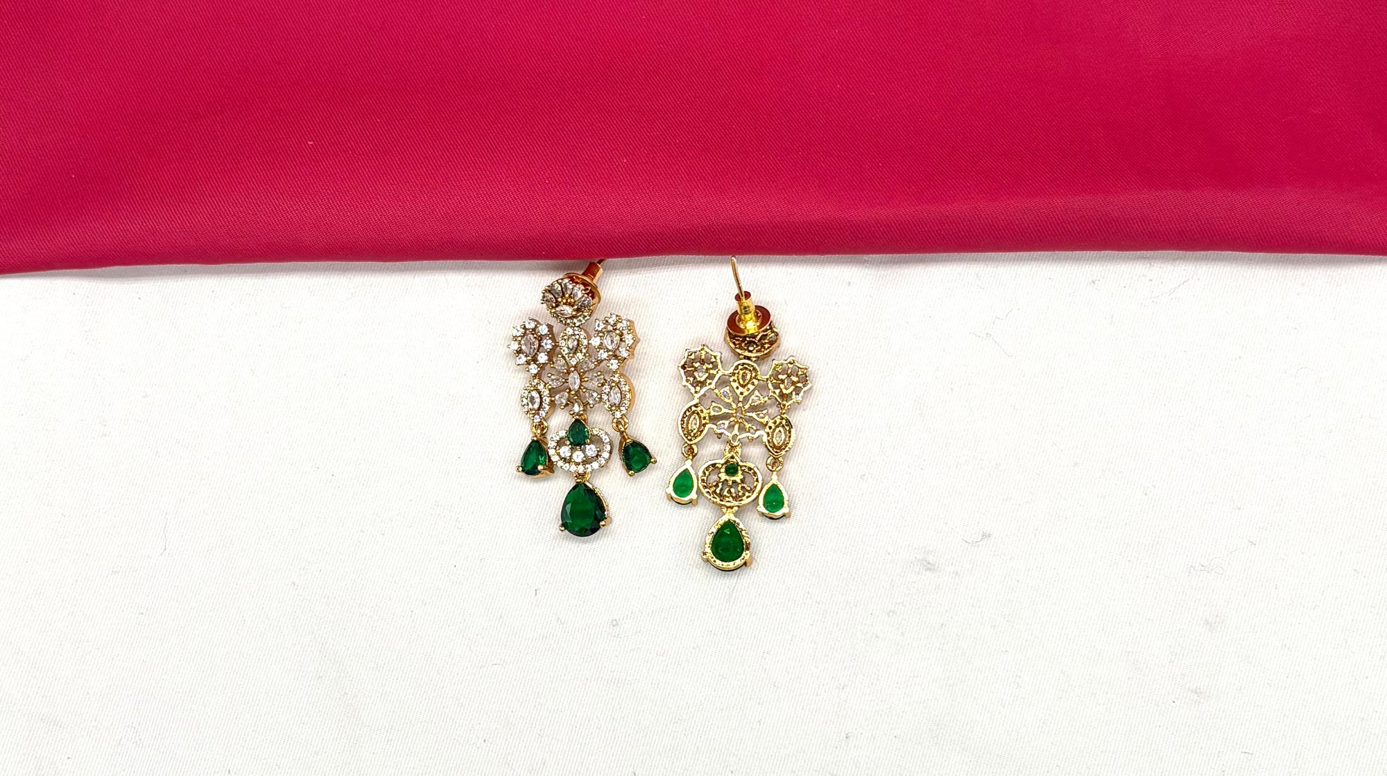 Premium matte finish American Diamonds flower design with Green Stones Short Necklace