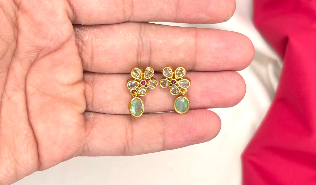 Matte finishing Flower design with Mint-Green Short Necklace