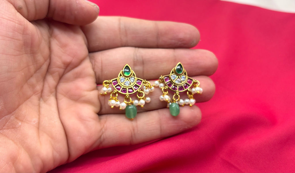 Jadau Kundan with white pearls and green drop Earring