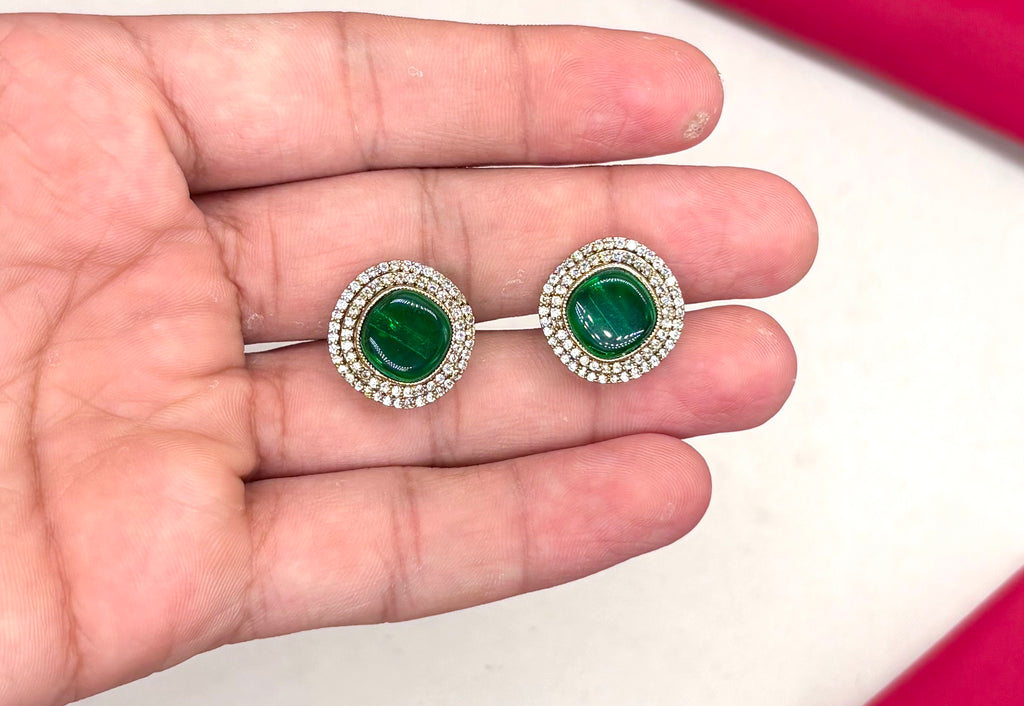 Victorian finishing with American Diamond with Green Stone Short Necklace