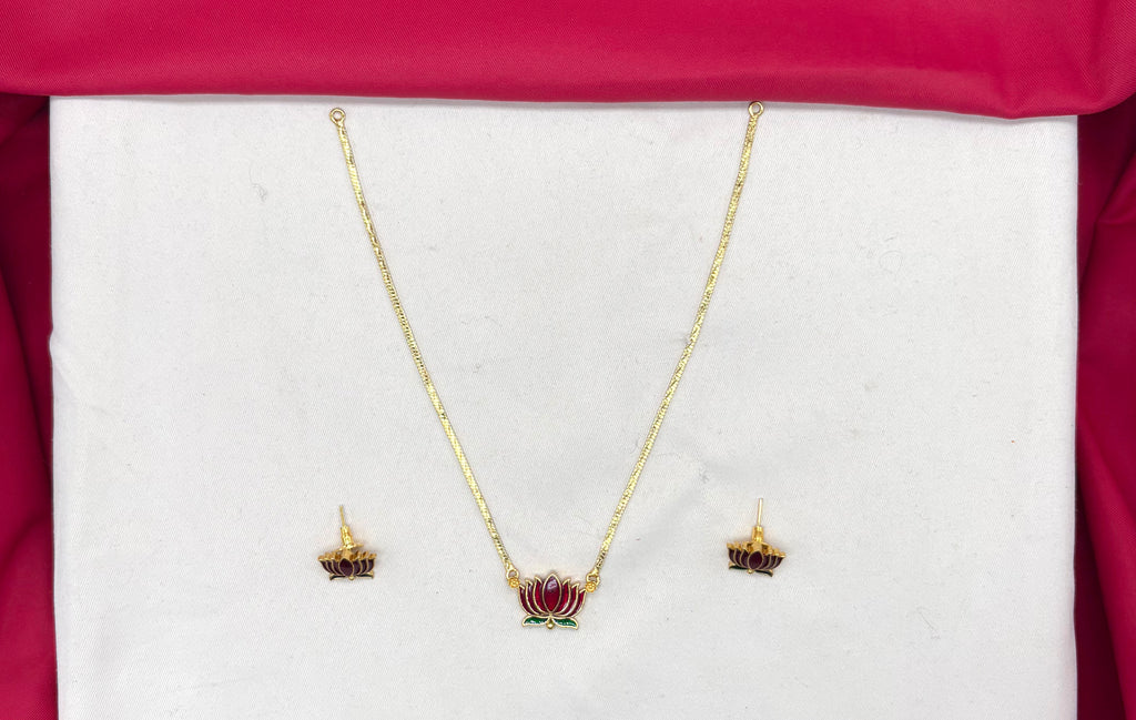 Matte finishing Lotus design Short Necklace