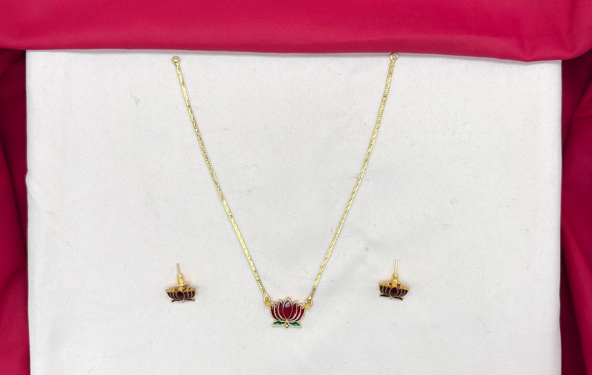 Matte finishing Lotus design Short Necklace