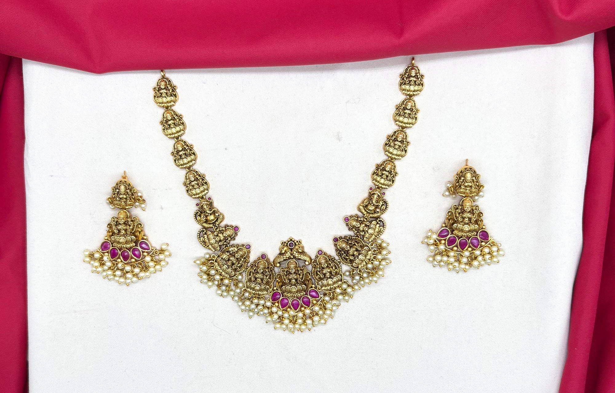 Matte finishing Lord Lakshmi idol with white pearls Short Necklace