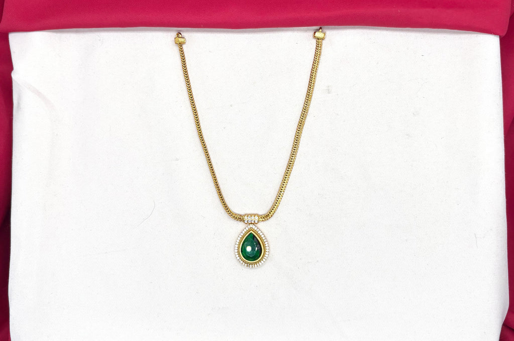 Matte finishing Nan with Green stone short Necklace