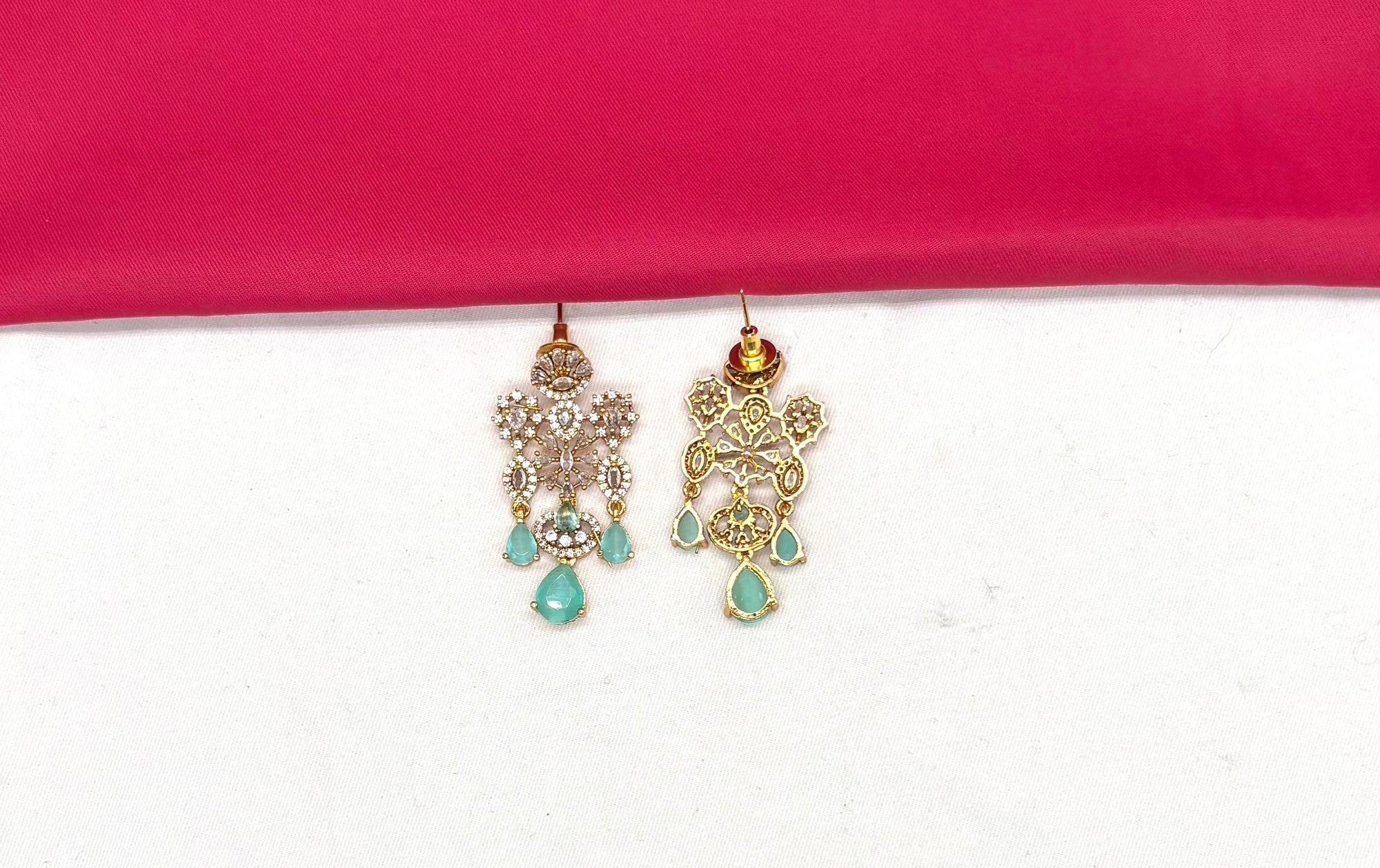Premium matte finish American Diamonds flower design with Mint-Green Stones Short Necklace