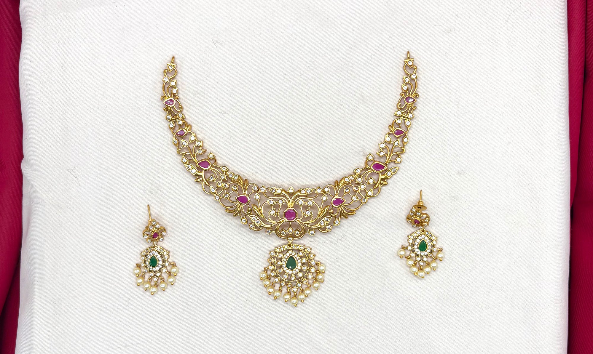Matte finishing Floral design with Ad stones finish short Necklace