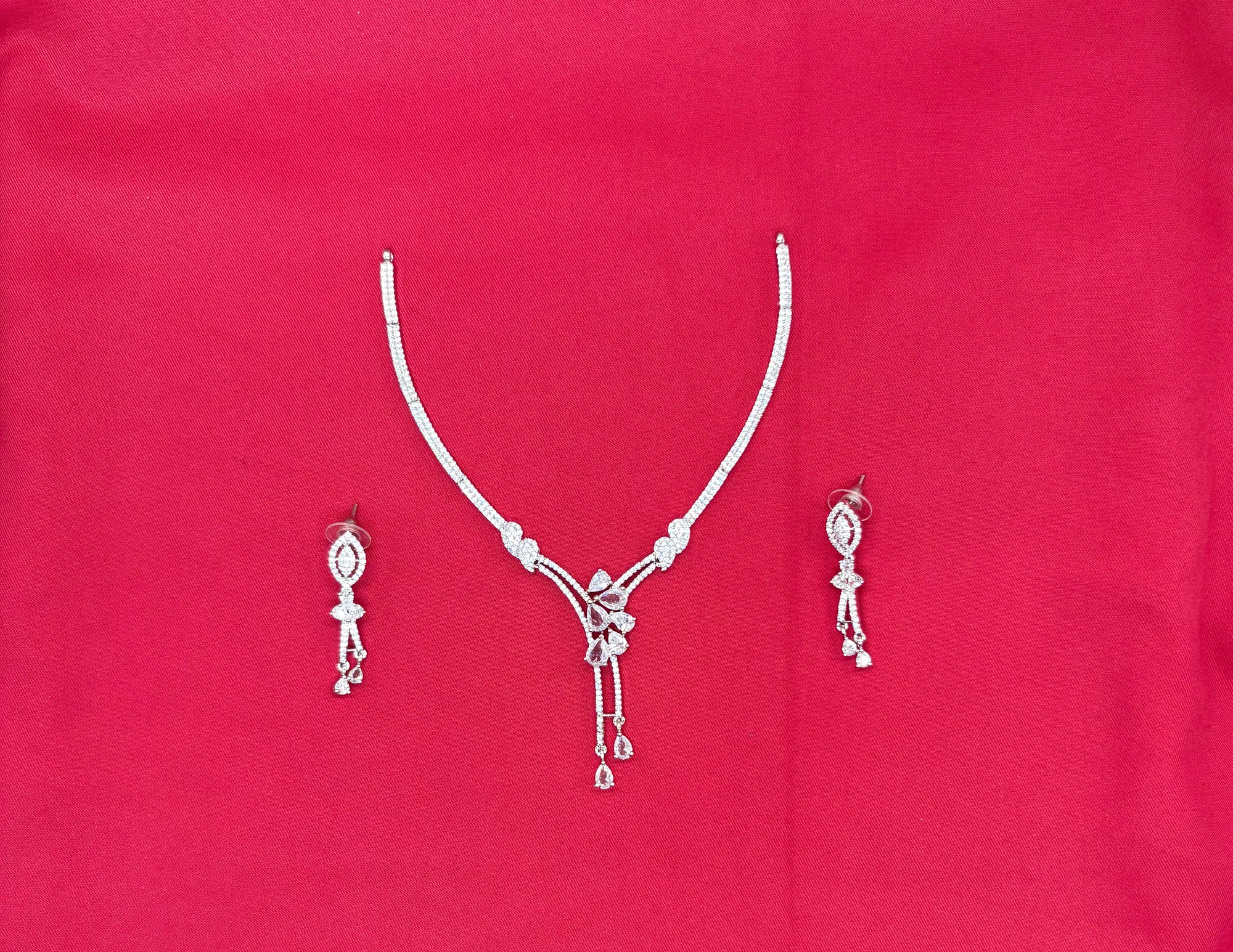 Silver American Diamonds stones deep White teardrop and floral-shaped stones Short Necklace