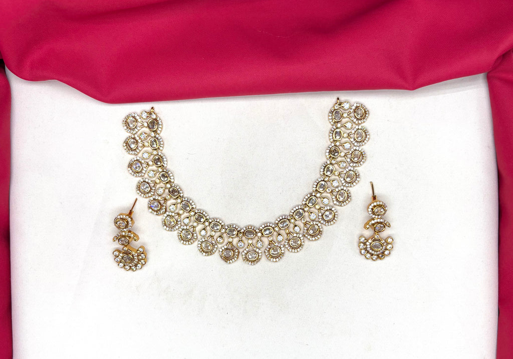 Matte finishing stones beautifully designed short Necklace