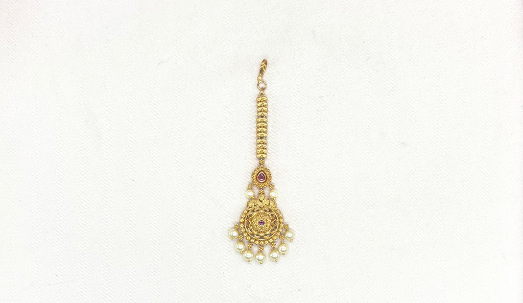 Matte finishing flower design with pink stone Maang Tikka