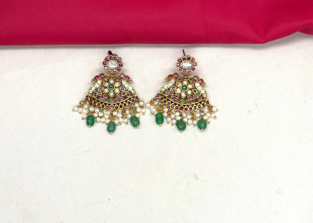 Jadau Kundan Guttapusalu with Green Beads peacock-design  Short Necklace