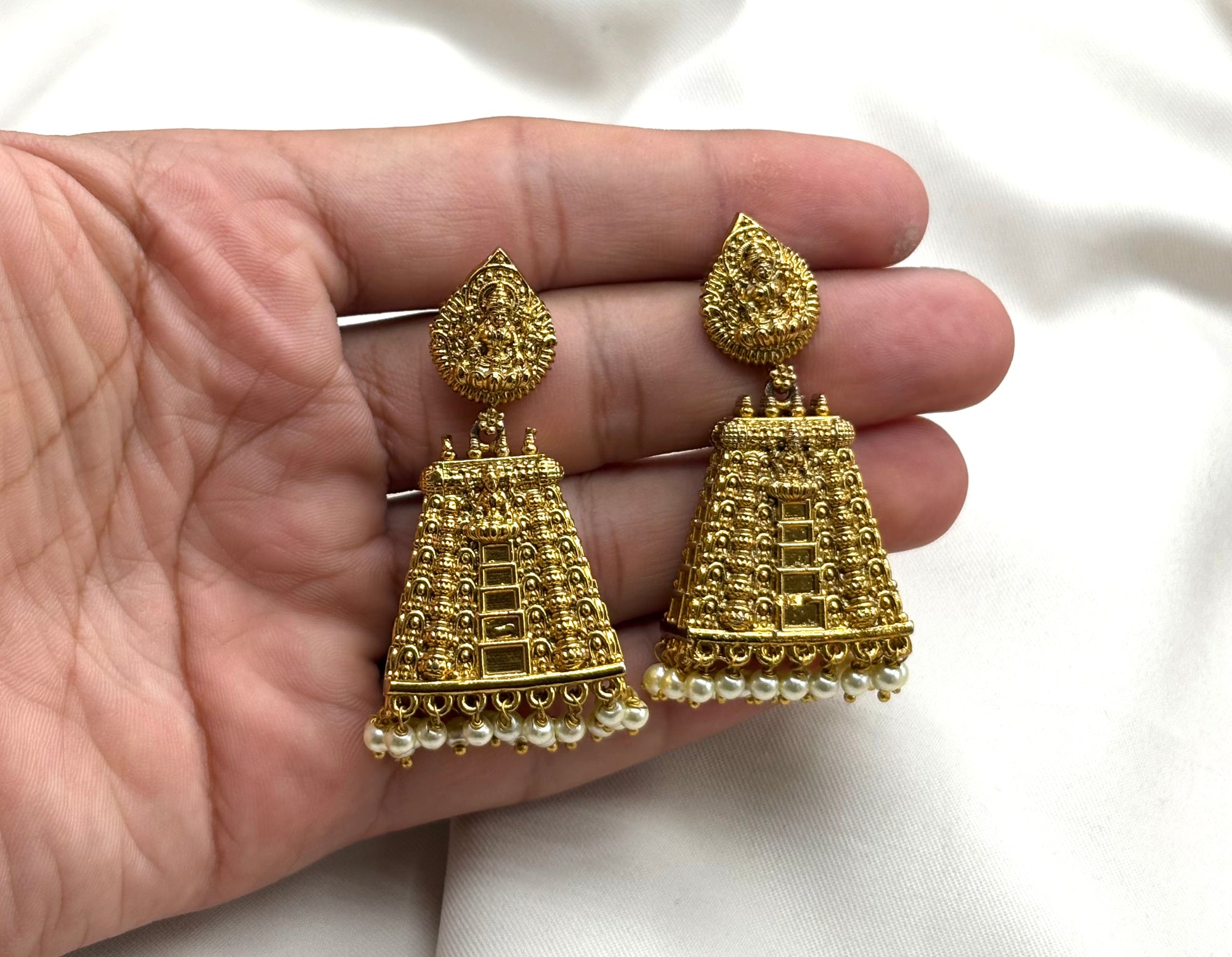 Matte finishing temple design with lord Lakshmi design Earring