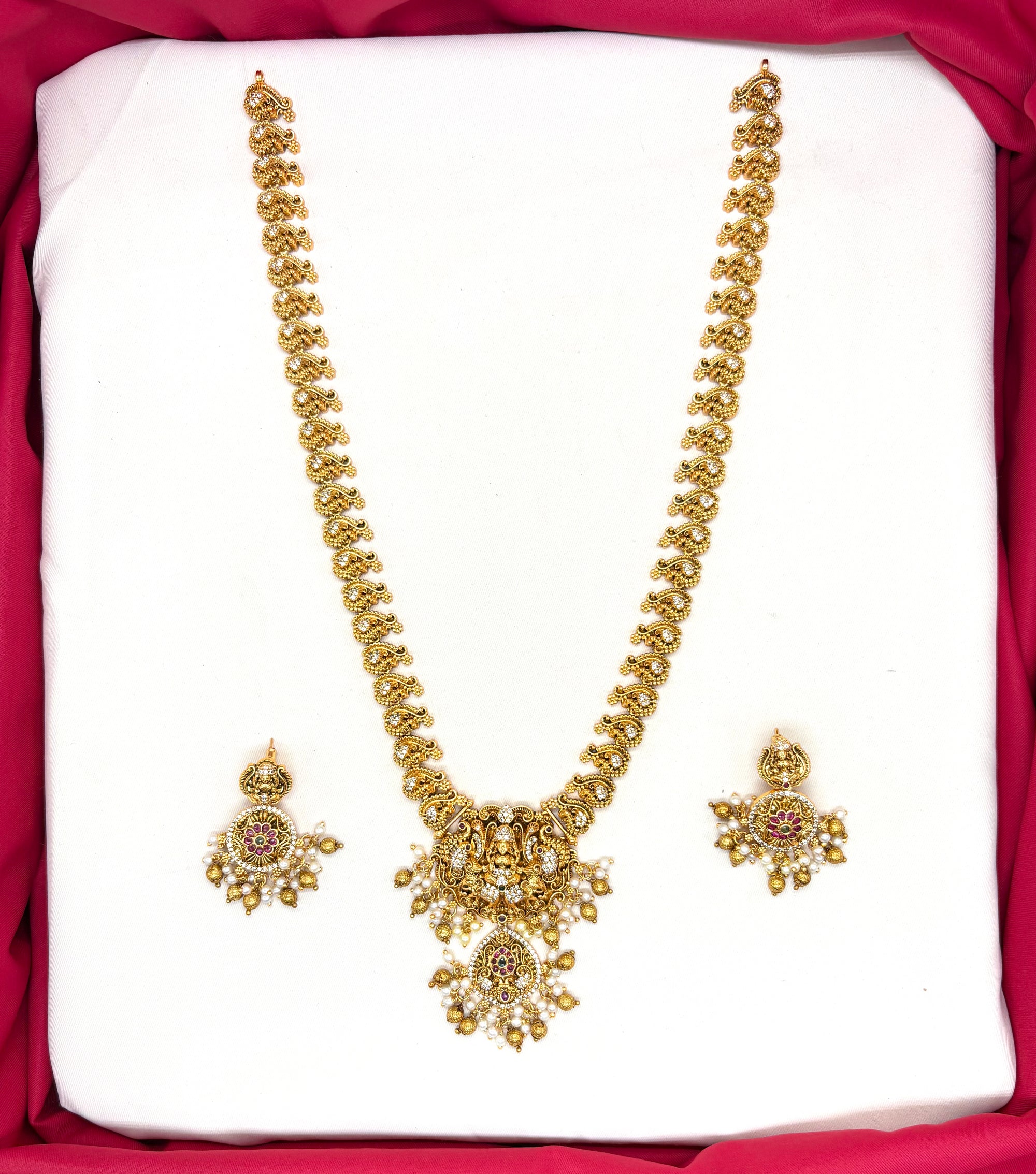 Premium matte finishing with lorded Lakshmi pendant ad stones long haram