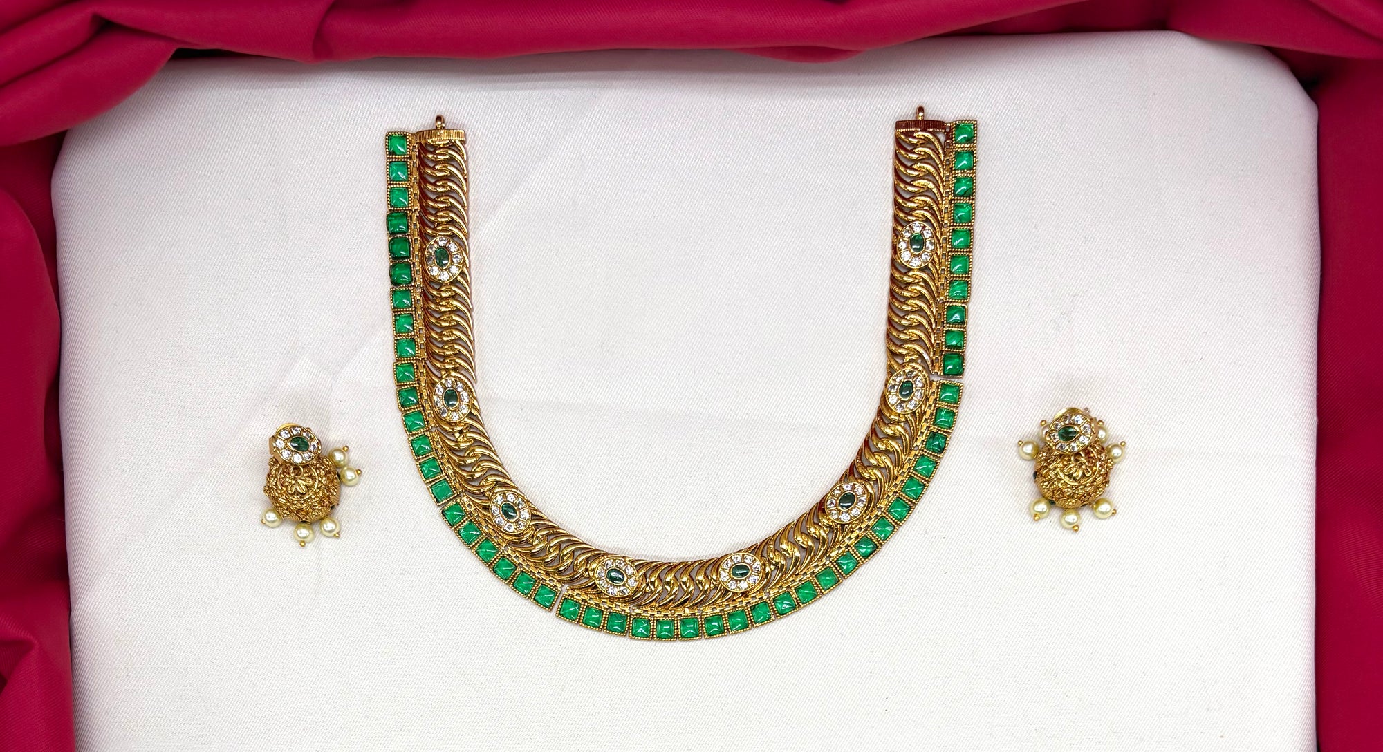 Premium finish jadau kundan short Necklace