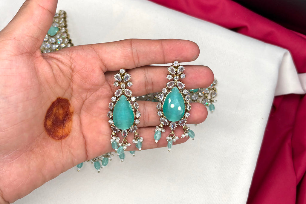 Victorian finishing uncut diamond with sea green stones (Choker)Necklace