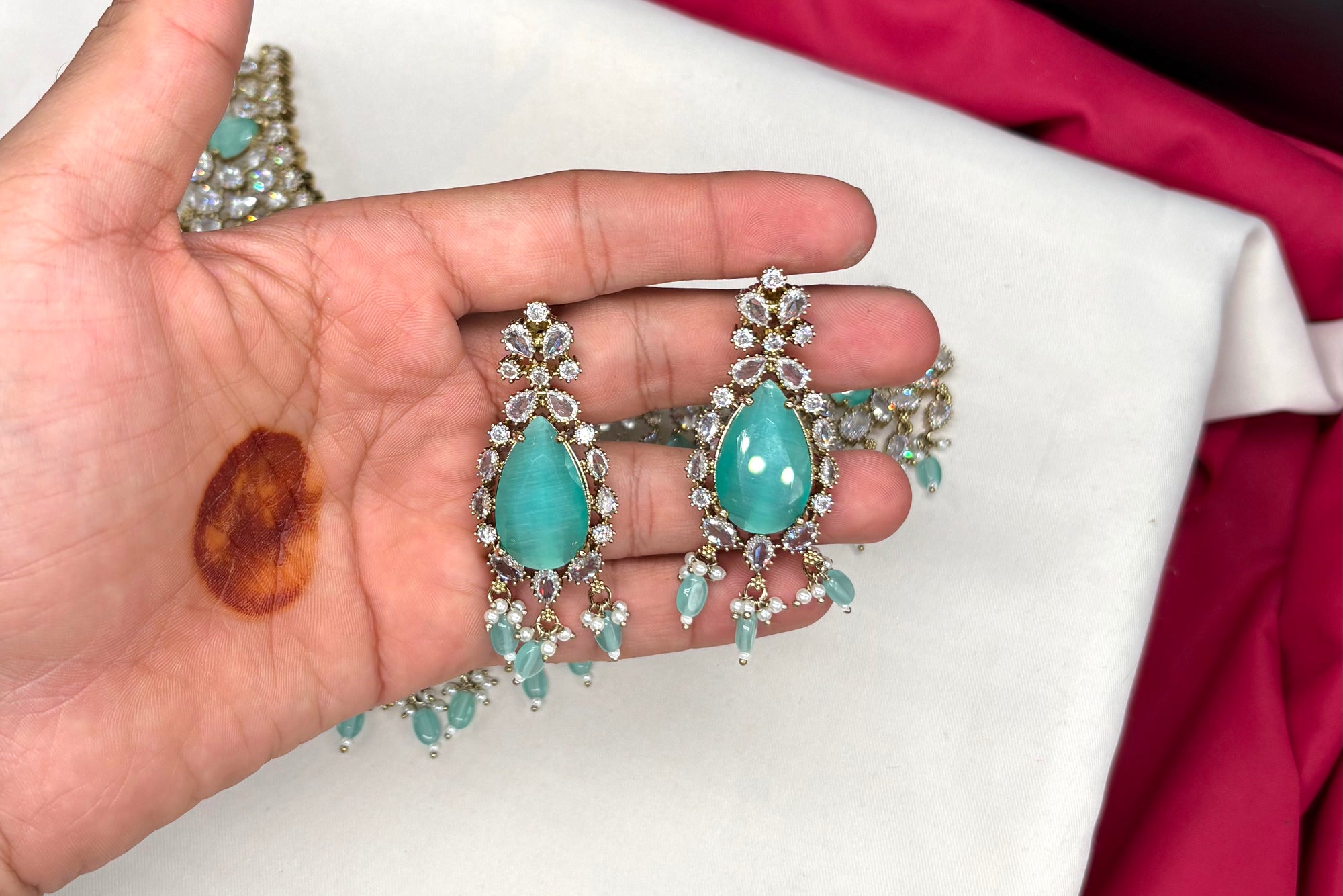Victorian finishing uncut diamond with sea green stones (Choker)Necklace