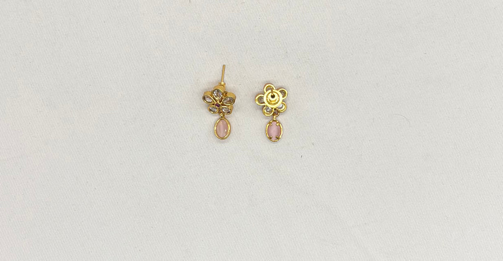 Matte finishing Flower design with pink Short Necklace
