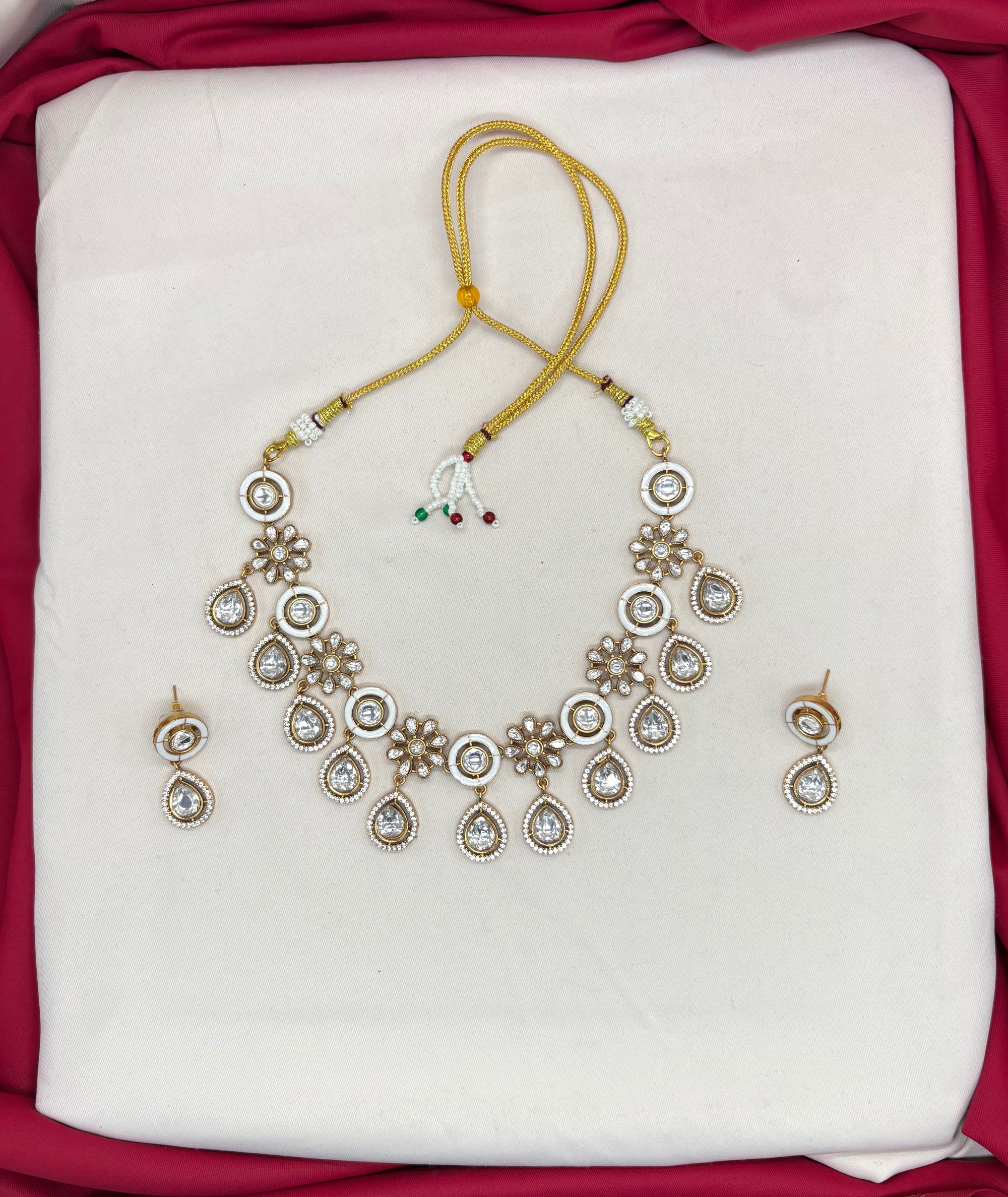 Premium Moissanite Stones floral design White circle finish Short Necklace