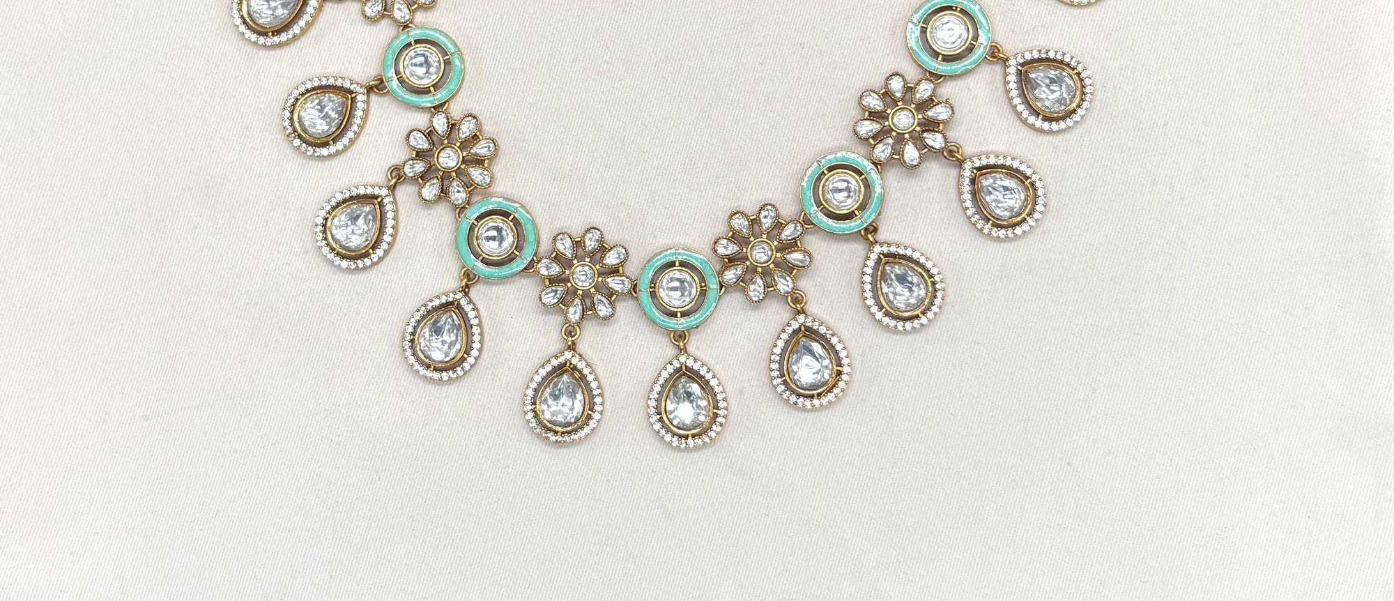 Premium Moissanite Stones floral design Mint-Green circle finish Short Necklace